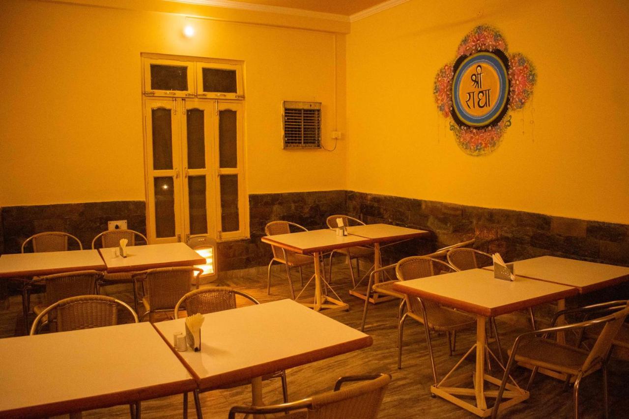 Mvt Guesthouse & Restaurant Рішикеш Екстер'єр фото